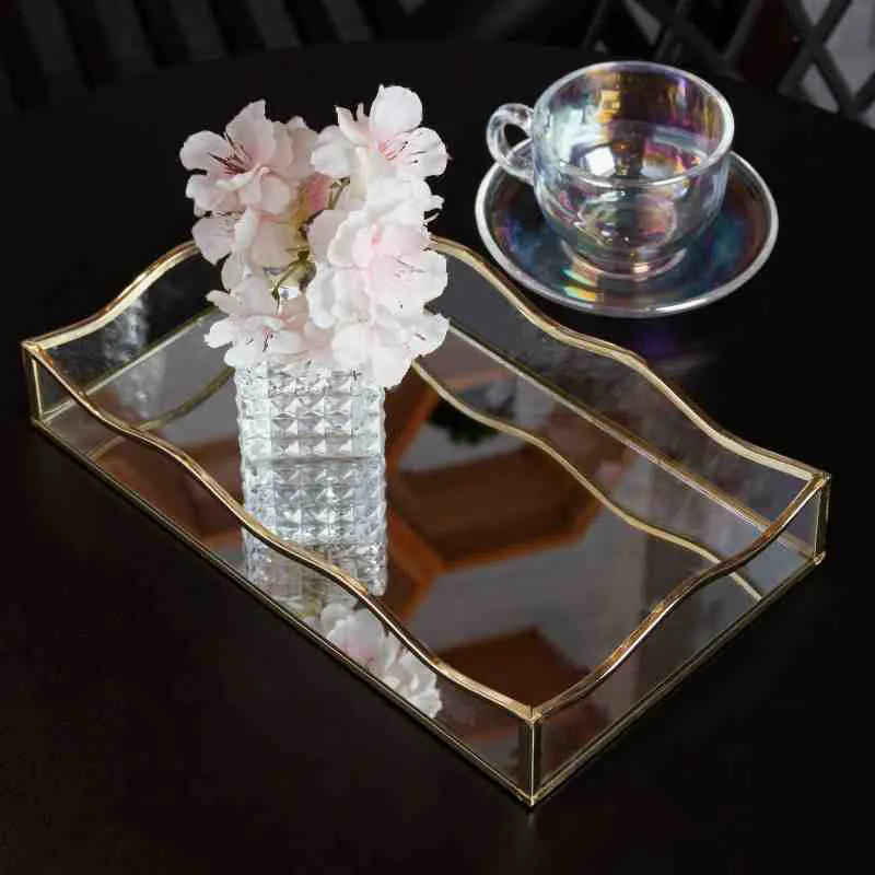 Bandeja com Espelho Ocean 15cm x 25cm x 4cm Dourada Metal - Lyor - Imagem 2